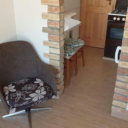 Keller Apartmanok Hajdúszoboszló Zimmer foto