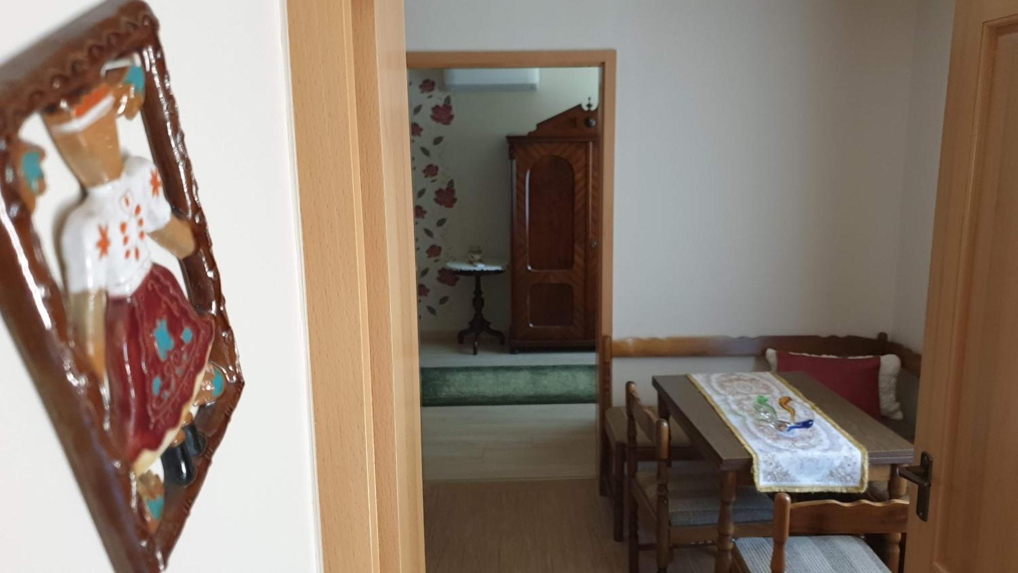 Keller Apartmanok Hajdúszoboszló Zimmer foto