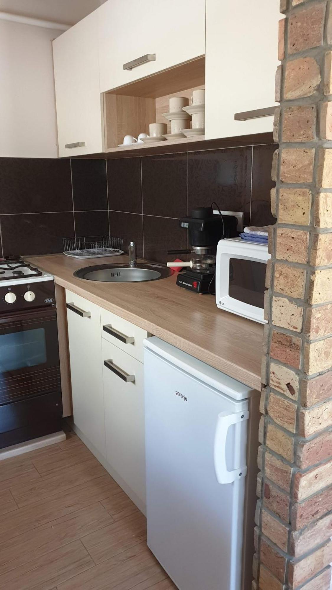 Keller Apartmanok Hajdúszoboszló Zimmer foto